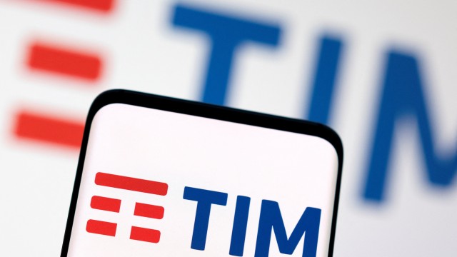 Moody's lifts Telecom Italia rating with network sale in sight