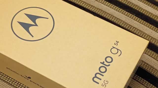 Motorola raises full-year forecasts on steady demand