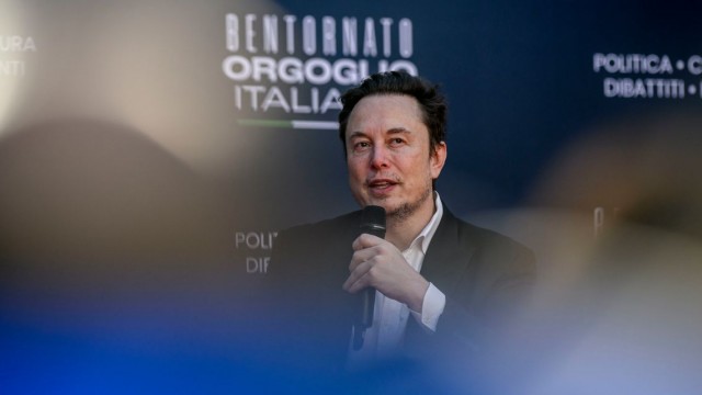 Musk Pay Victory Removes Cloud at Tesla, but Fresh Legal Fight Looms
