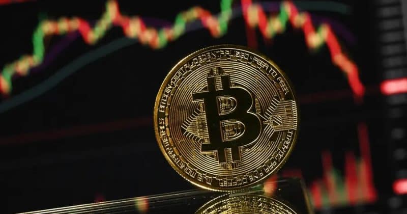 NASDAQ sinks 3% as tech sell-off reignites, dragging Bitcoin below $60K