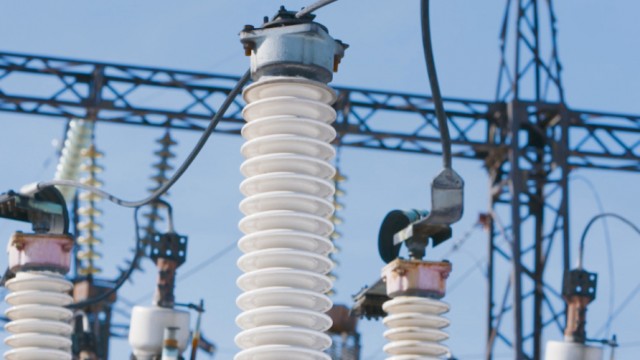 National Grid plummets after Ofgem announces price cap cut