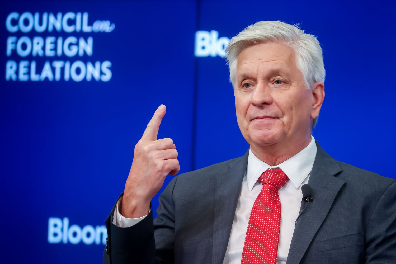 Surprise Jump in US Unemployment to 4.6% Intensifies Federal Reserve Rate Cut Debate