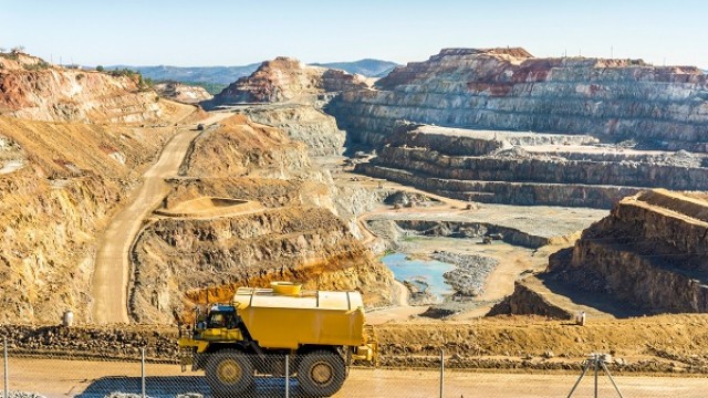 Foto von Newmont to sell mines after Newcrest acquisition: will NEM stock rise?