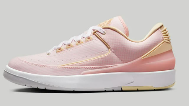Nike issues bleak forecast, plans to slash more jobs after sales disappoint