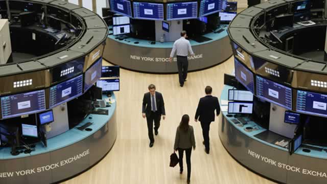 Nikkei Rises 0.4%, Led by Chip Stocks