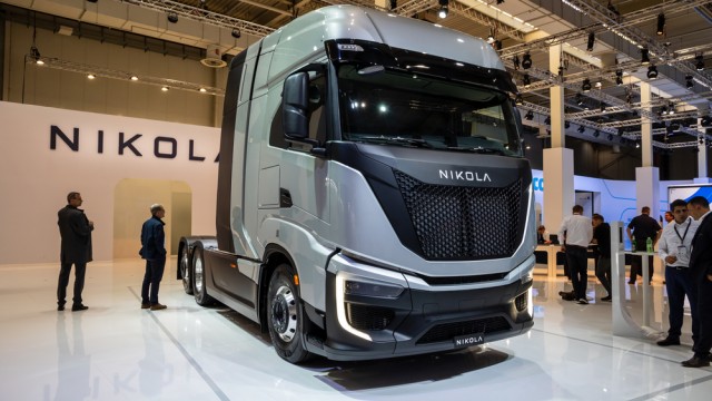 Nikola stock price forecast: 3 risks that could hurt NKLA