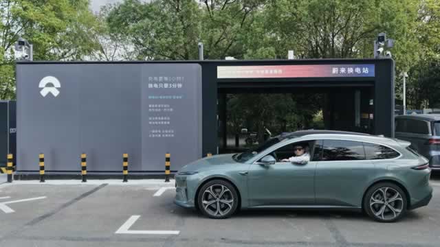 Nio Stock Edges Lower As Mixed April Deliveries Clash With China EV Probe