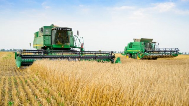 Nutrien (NTR) Gains on Demand Strength Amid Pricing Headwinds