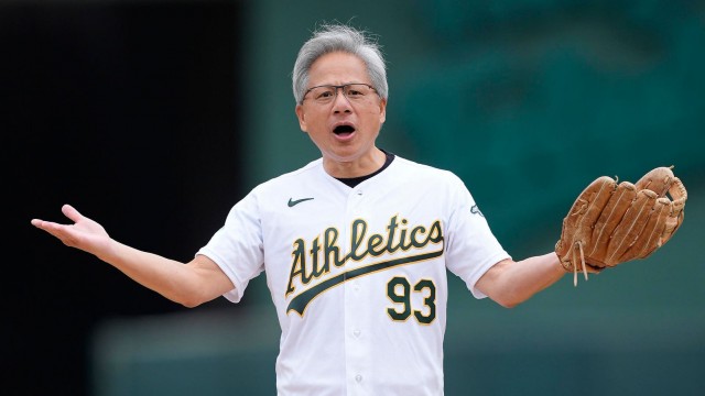 Nvidia CEO Huang Briefly A $100 Billion Man As AI Firm Closes In On Apple