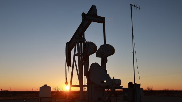 Oil prices on track for 5-day losing streak