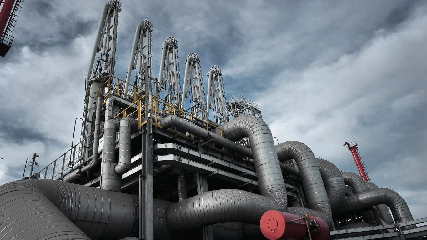 Oil Prices Rise and Fall. These 4 High-Yield Pipeline Stocks Keep Paying