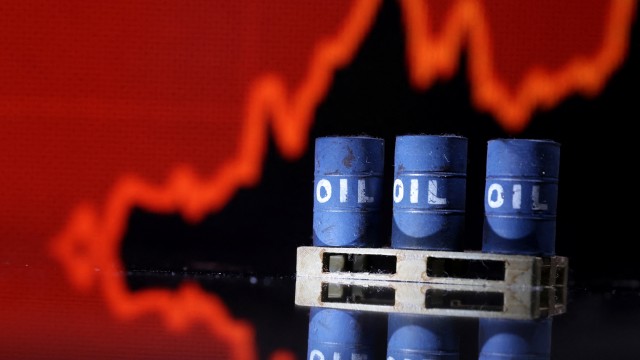 Oil slips for third session on likely 'higher for longer' US rates