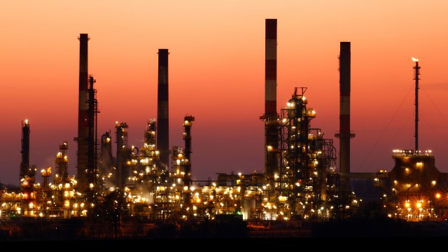 Oil slips on US growth worries, ample crude supply