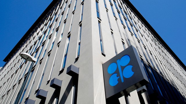 OPEC oil output rises in May, led by Nigeria, Iraq, survey shows