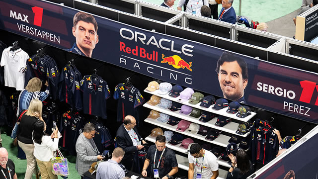 Oracle (ORCL) Increases Yet Falls Behind Market: What Investors Need to Know