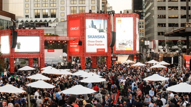 Oracle Rides Strong On The AI Wave, Despite Q4 Revenue Miss: 8 Analysts' Insights