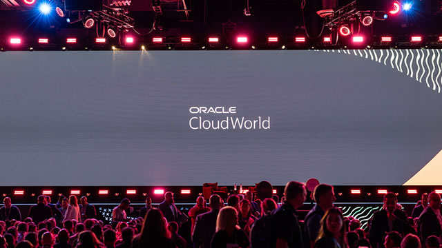 Oracle's stock on pace for best week since 2001 on cloud momentum