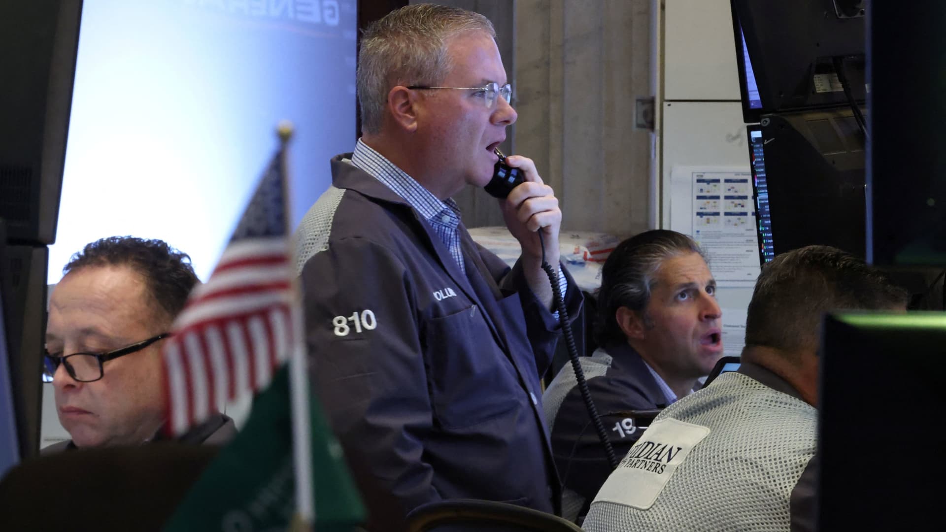 Paramount cuts costs, SoftBank sells its Nvidia stake, Warren Buffett's new tradition and more in Morning Squawk