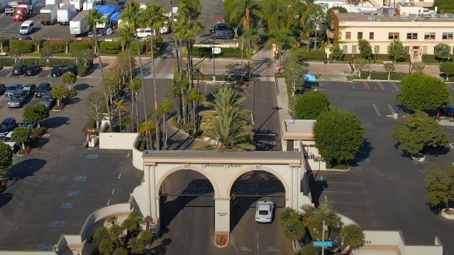 Paramount Sets Pay For Top Executives As Merger Closes