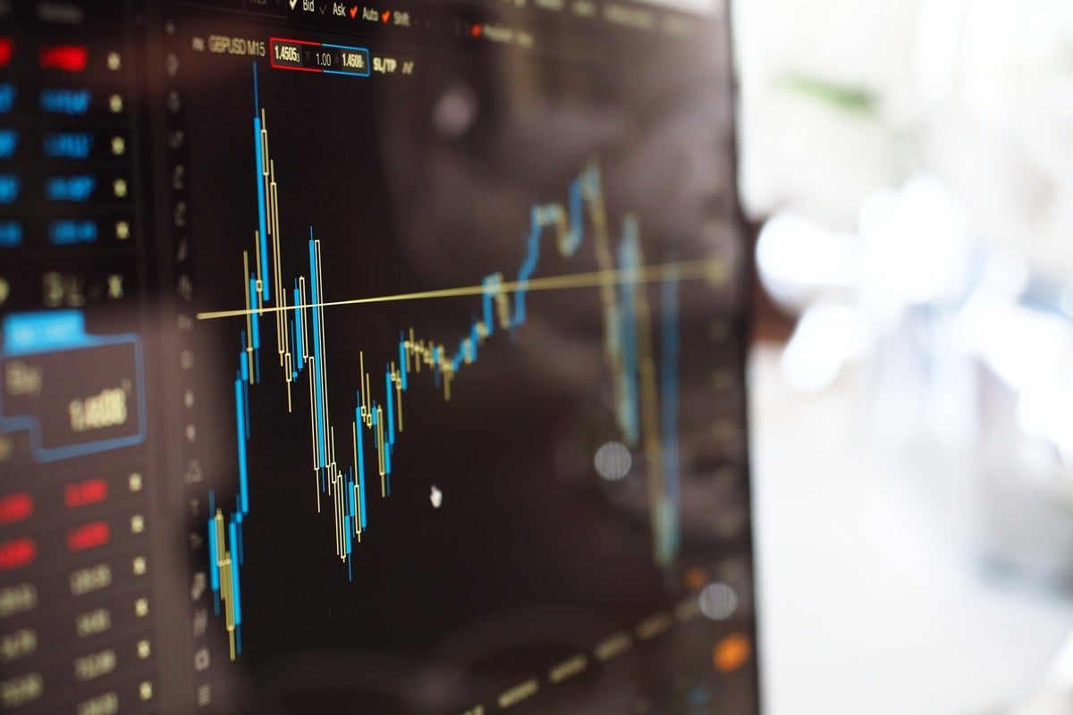 Peering Into Hawaiian Electric Indus's Recent Short Interest
