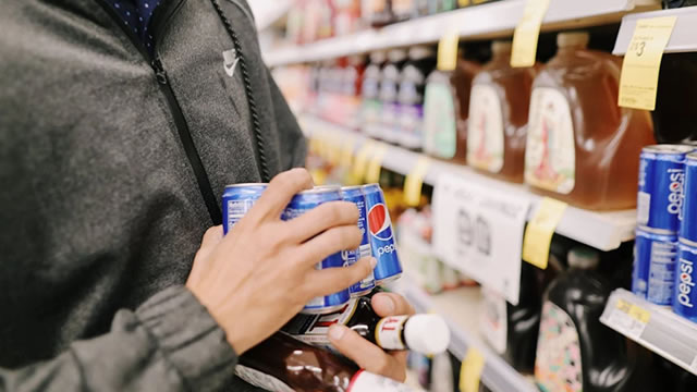 PepsiCo's Golden Opportunity: Soda Giant Lags S&P 500, But Shows Bullish Momentum