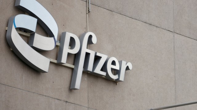 Pfizer wins $107.5 million from AstraZeneca in US cancer drug patent trial