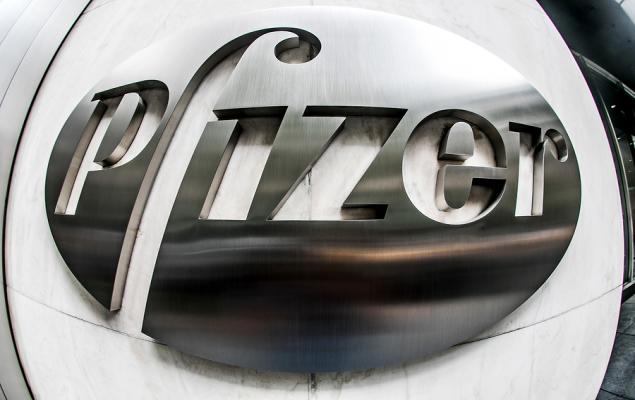 Pfizer's 6.9% Yield & Bullish Signal: A Prime Buying Opportunity?