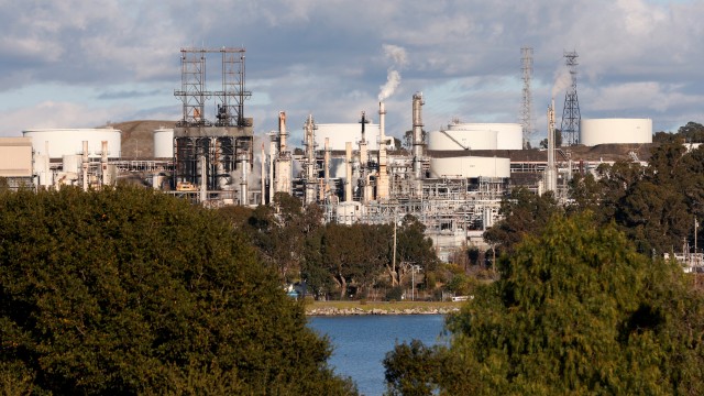 Phillips 66 to buy PE-owned Pinnacle Midland for $550 mln