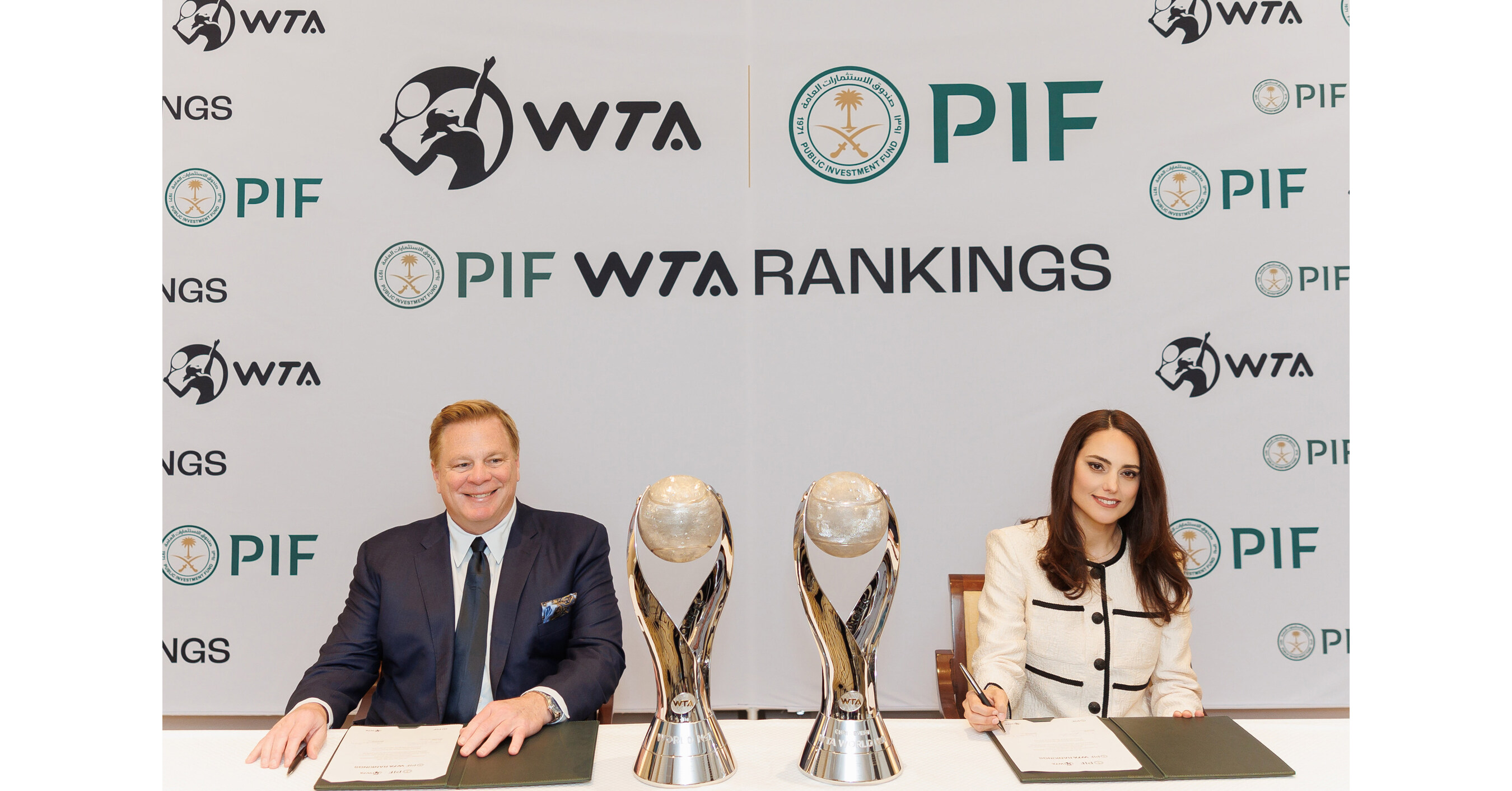 https://images.financialmodelingprep.com/news/pif-und-wta-unterzeichnen-mehrjhrige-partnerschaft-um-das-wachstum-20240520.jpg