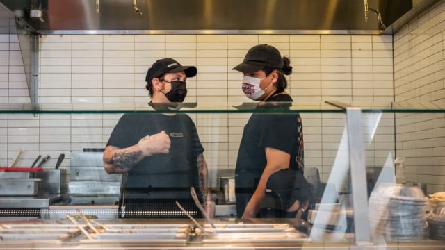 ‘Please, please stop filming us': Chipotle employees rail against being filmed and say it won't get you bigger portions