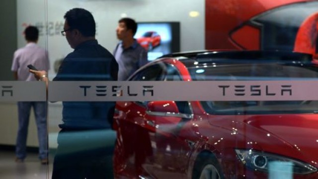 'Pop The Champagne Moment' For Tesla? Analyst Says Shareholders Spoke Out Loud For Elon Musk: Here's What To Expect At Thursday's Annual Meeting