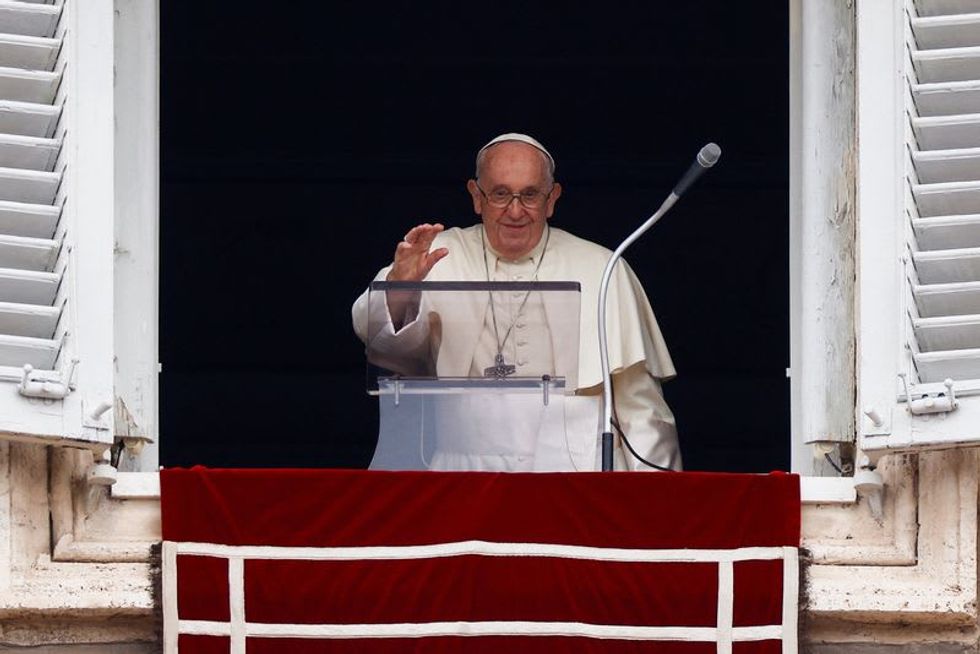 Foto von Pope names Argentine bishop, author of kissing book, to top Vatican post