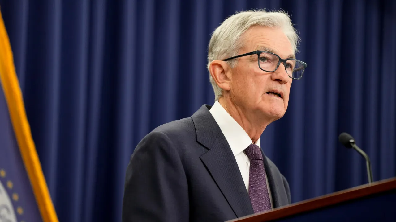 powell-declines-to-weigh-in-on-lisa-cooks-highstakes-court-20250917.jpg