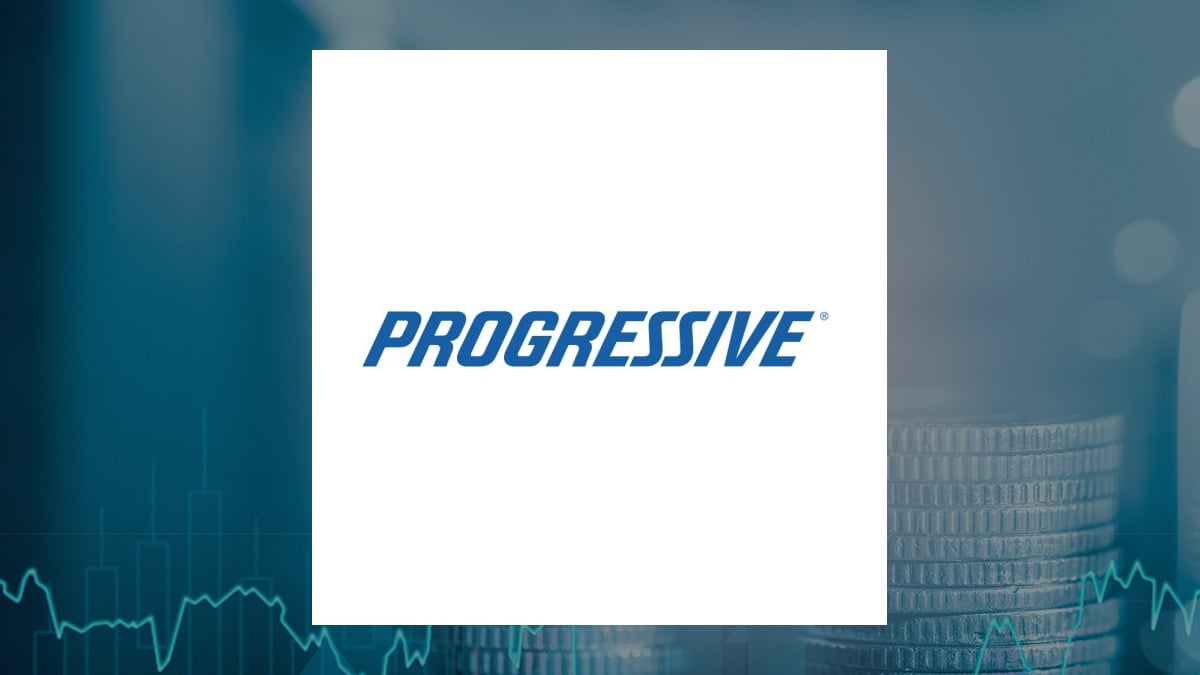 Progressive (NYSE:PGR) CAO Carl Joyce Sells 270 Shares of Stock