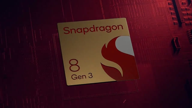 QCOM Unveils Advanced Snapdragon 7 Chipset: Should You Buy the Stock?