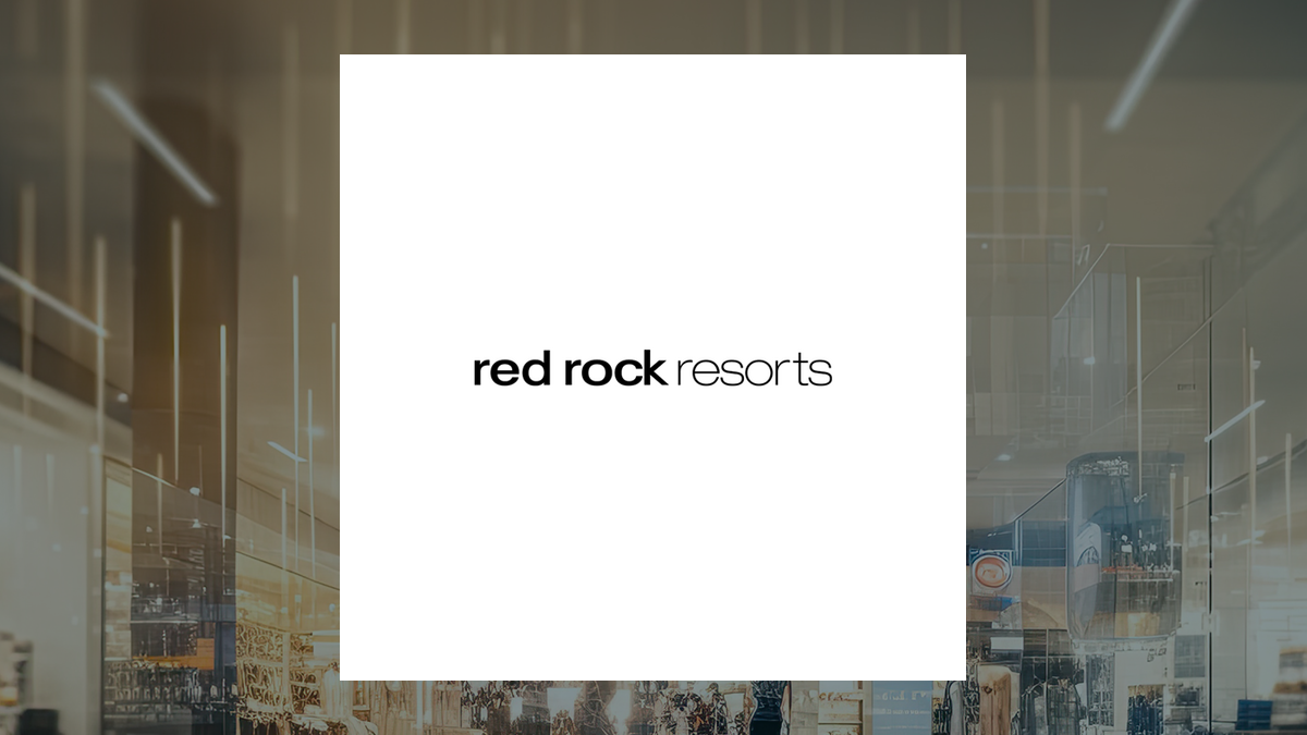 Red Rock Resorts (NASDAQ:RRR) President Scott Kreeger Sells 31,159 Shares