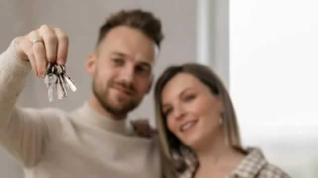 Redfin to lay off 450 employees after inking new rentals partnership with Zillow Group