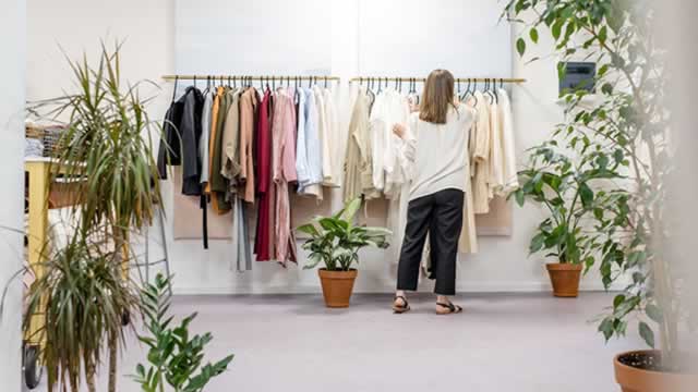 Retail is showing a 'healthy dose of business competition,' says BMO's Simeon Siegel