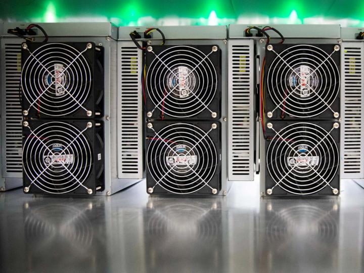 Riot extends $200 million Coinbase credit facility, and bitcoin weakness could mean more sales