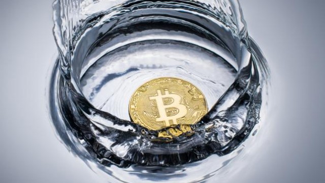 Riot Platforms acquires 12% stake in rival Bitfarms