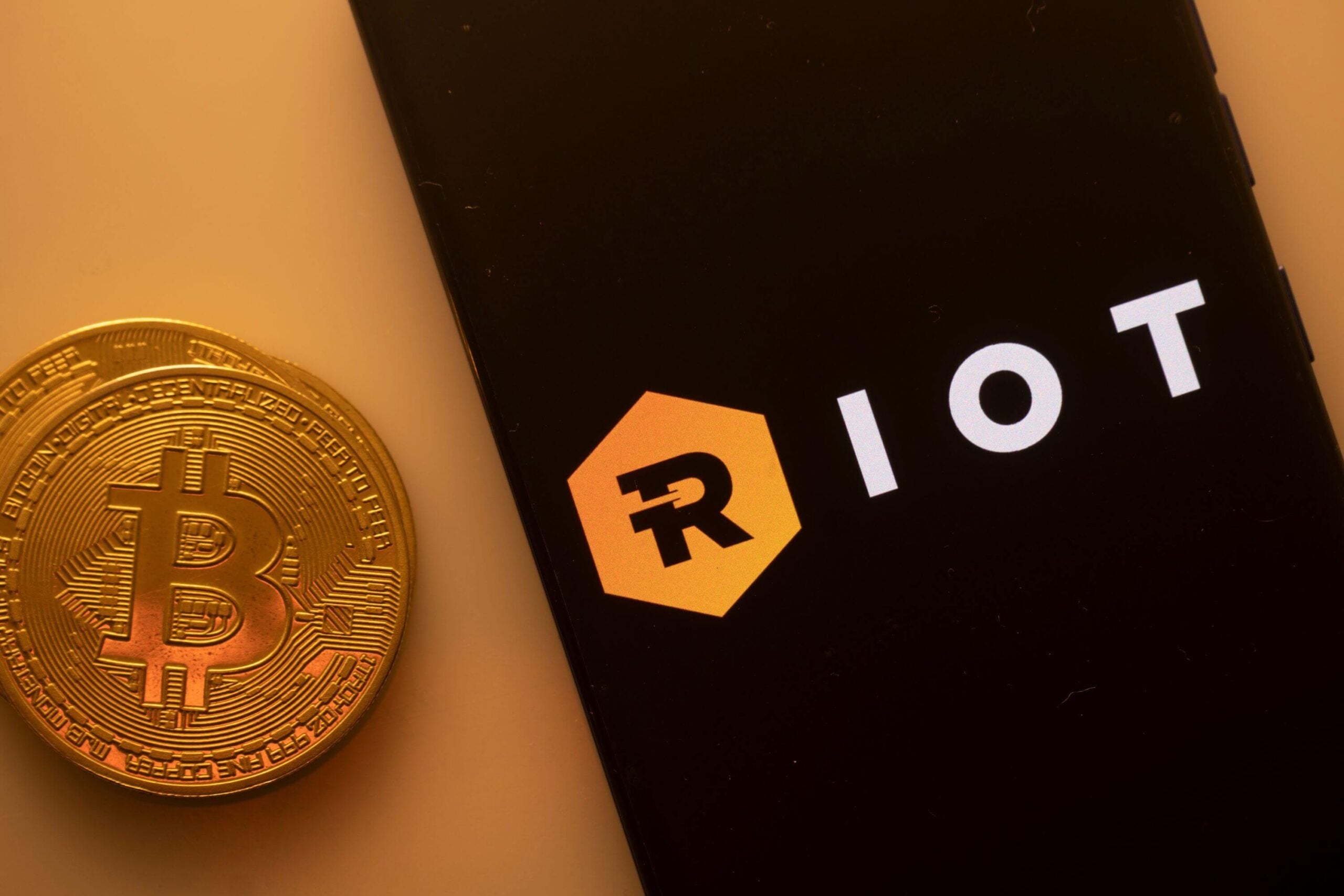 Riot Platforms Moves Another $39M in Bitcoin to NYDIG