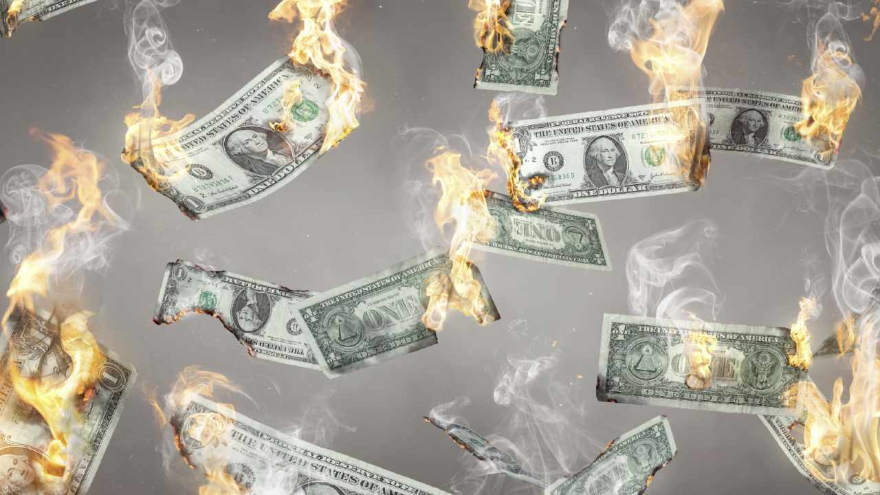 Robert Kiyosaki Warns US Dollar Is Being Wiped out, Urges Buying Bitcoin to Protect Wealth