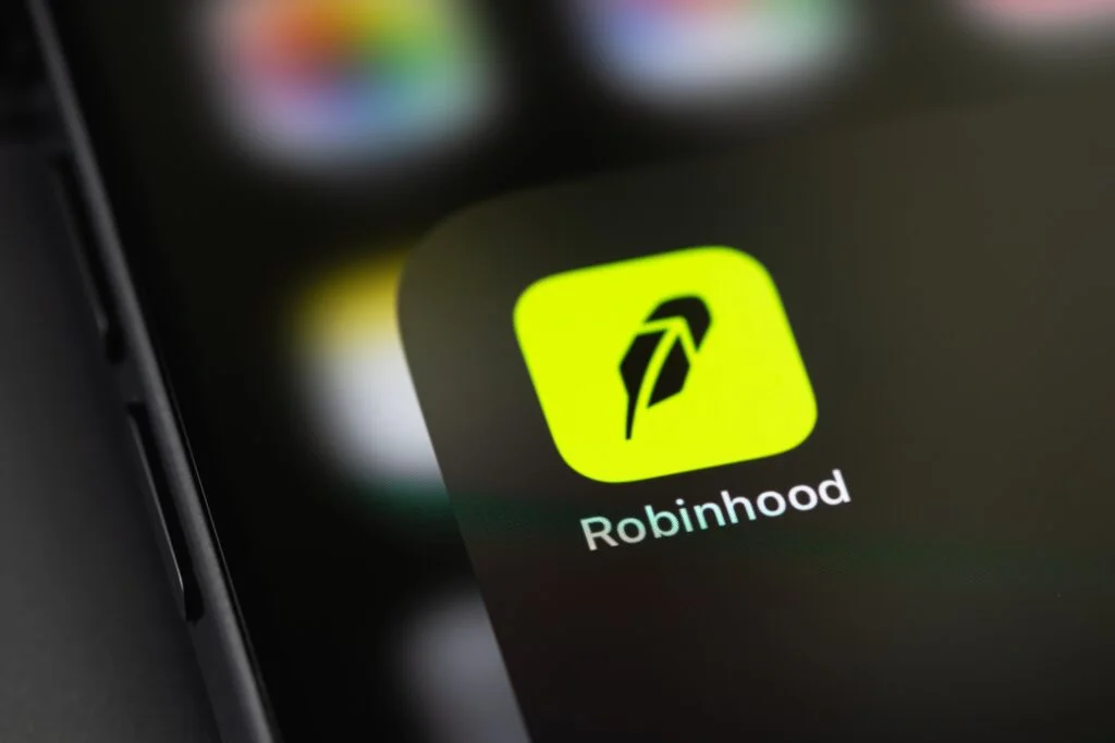 Robinhood Stock Falls As Dismal Jobs Report Sparks Financial Sector Sell-Off