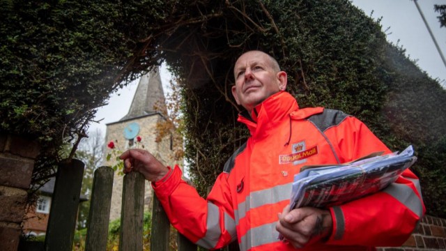 Royal Mail union demands stronger commitments from bidder
