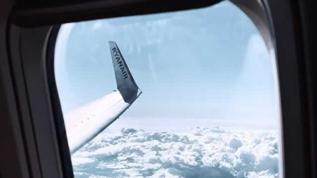 Ryanair Posts Net Profit Increase, Lifts Full-Year Passenger Outlook