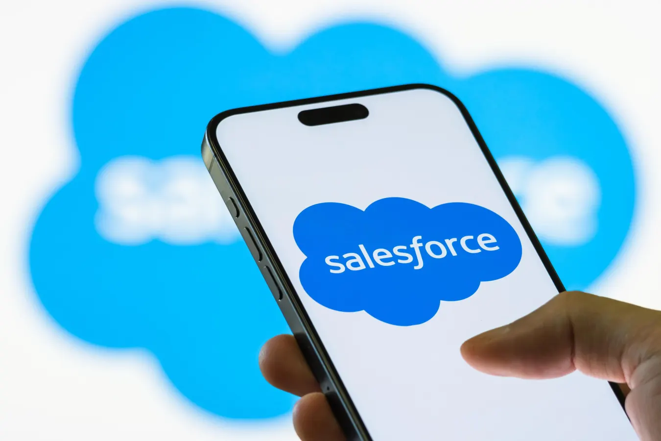 Salesforce: Sell CRM Stock Ahead of Its Earnings?
