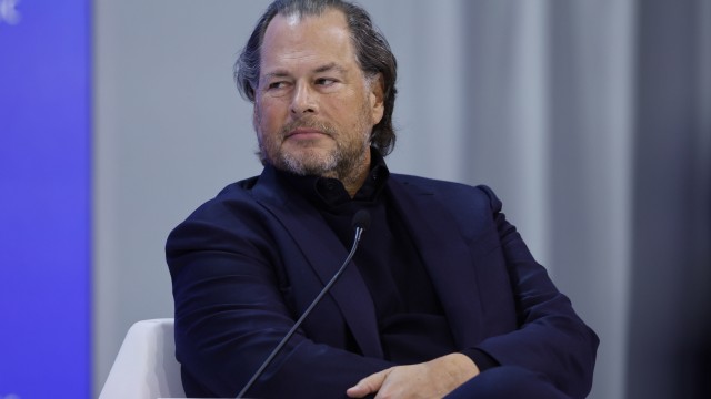 Salesforce shares plunge on revenue miss, weak forecast