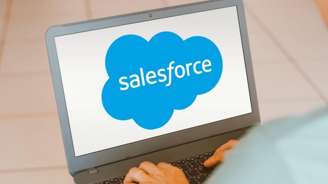 Salesforce Stock Dropped More Than 20% In One Day, What's Next?