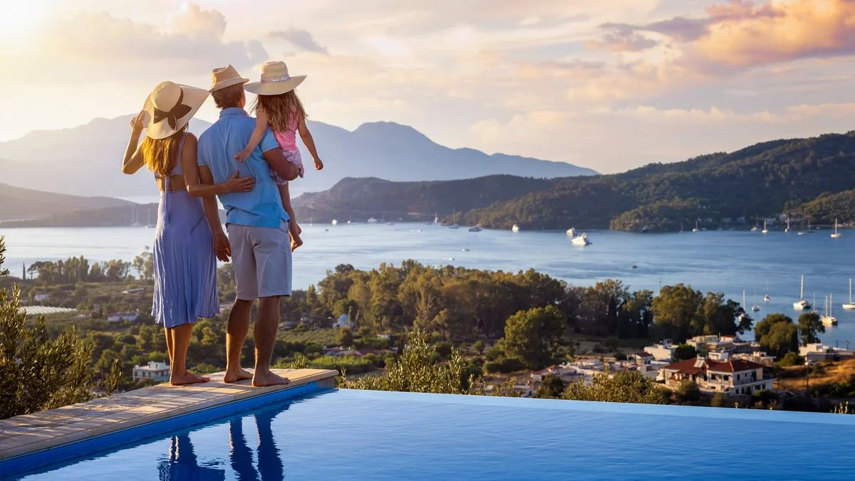 Save $750+ on Your Next Trip: Best Travel Cards This Month, September 2026