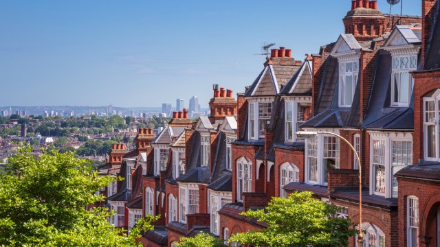 Foto von Savills says worst behind the UK property market